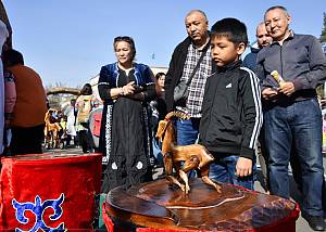 Orteke, traditional performing art in Kazakhstan: dance, puppet and music