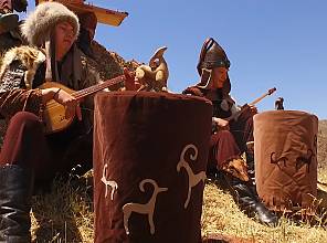 Orteke, traditional performing art in Kazakhstan: dance, puppet and music