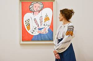 The art of the traditional blouse with embroidery on the shoulder (altiţă) — an element of cultural identity in Romania and the Republic of Moldova