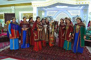 Turkmen-style needlework art