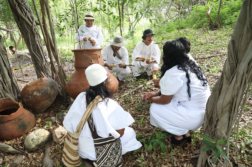 Members of the four indigenous communities participate in pagamento (retribution) ritual to mother Earth according to the spiritual mandates