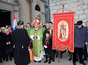 Les fêtes de la Saint-Tryphon et le kolo (danse en cercle) de la Saint-Tryphon, traditions des Croates de la Boka Kotorska (baie de Kotor) vivant en République de Croatie