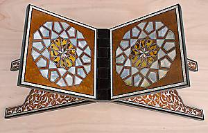Craftsmanship of mother of pearl inlay