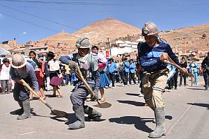 Ch'utillos, the Festival of San Bartolomé and San Ignacio de Loyola, the meeting of cultures in Potosí