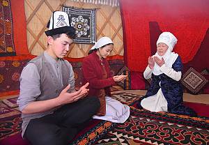 Elechek, Kyrgyz female headwear: traditional knowledge and rituals