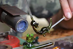Knowledge, craft and skills of handmade glass production