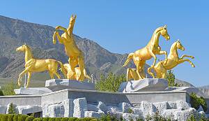 Art of Akhal-Teke horse breeding and traditions of horses' decoration