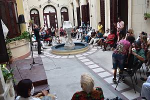 Bolero: identity, emotion and poetry turned into song