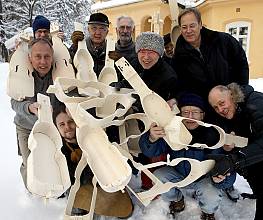 Nyckelharpa network, an innovative dissemination of a music and instrument-building tradition with roots in Sweden