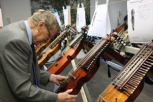 Nyckelharpa network, an innovative dissemination of a music and instrument-building tradition with roots in Sweden