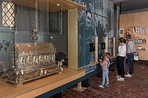 Safeguarding foster care heritage in the merciful city of Geel: a community-based care model