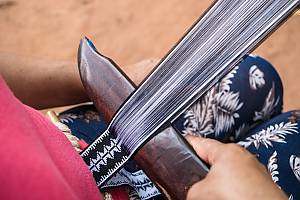 Les techniques ancestrales et traditionnelles d’élaboration du « Poncho Para’i de 60 Listas » de la ville de Piribebuy, République du Paraguay