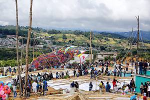 Technique of making the giant kites of Santiago Sacatepéquez and Sumpango, Guatemala