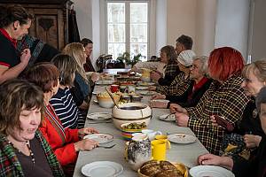 Cooking and eating Mulgi puder, traditional mashed potato with barley in the Mulgimaa region, Estonia