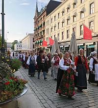 Les costumes traditionnels en Norvège, artisanat et pratique sociale