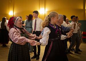 Traditional costumes in Norway, craftsmanship and social practice