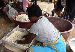 Les savoir-faire liés à la fabrication de l'attiéké en Côte d'Ivoire