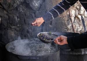 Craftsmanship of Aleppo Ghar soap