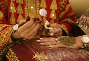 Le henné : rituels, esthétique et pratiques sociales