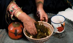Henna: rituals, aesthetic and social practices
