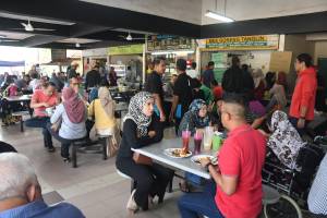 Breakfast culture in Malaysia: dining experience in a multi-ethnic society