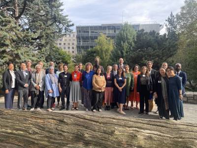 Participantes de la reunión de expertos sobre las dimensiones económicas de la salvaguardia del patrimonio cultural inmaterial celebrada en la sede de la UNESCO el 27 y 28 de septiembre de 2023