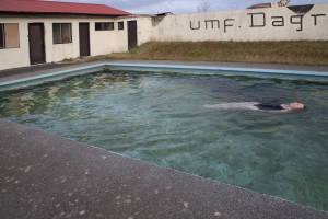 Swimming pool culture in Iceland