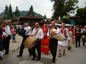 Bagpipes and bagpipe playing in Bulgaria: transmission of knowledge and skills