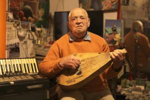 Cobza, traditional knowledge, skills and music