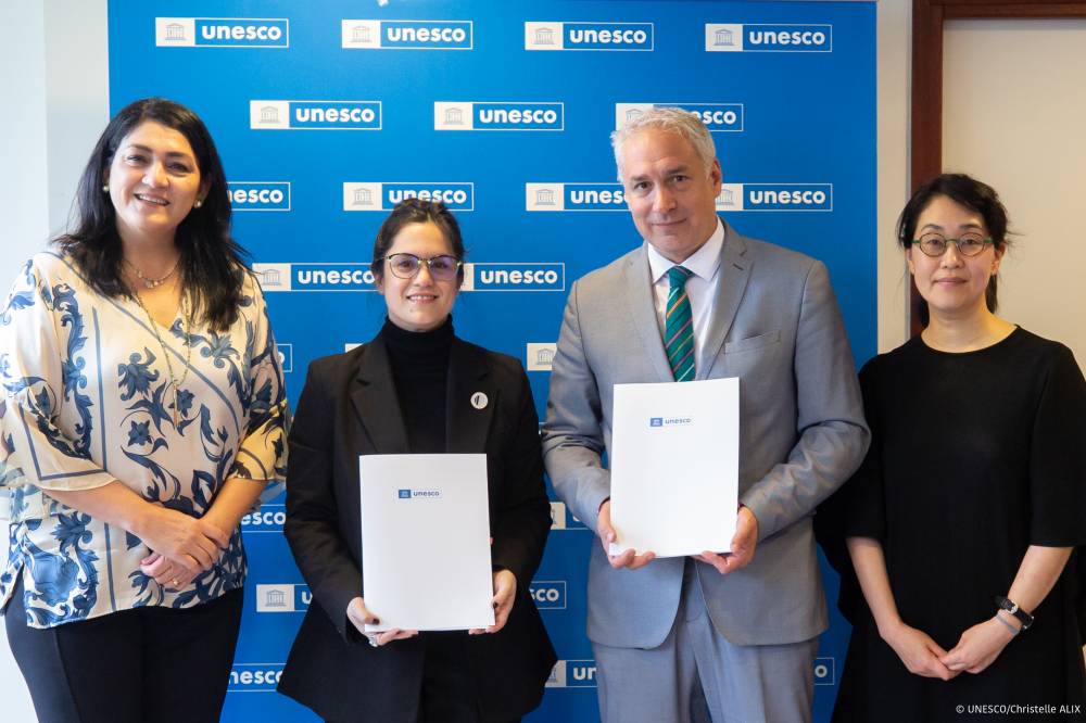 Signing of an agreement between the Government of the Republic of Paraguay and UNESCO, concerning the nineteenth session of the Intergovernmental Committee for the Safeguarding of the Intangible Cultural Heritage