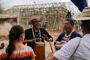 Construction processes of the quincha house and the junta de embarre / embarra