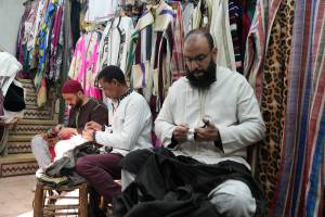 Moroccan Caftan: art, traditions and skills